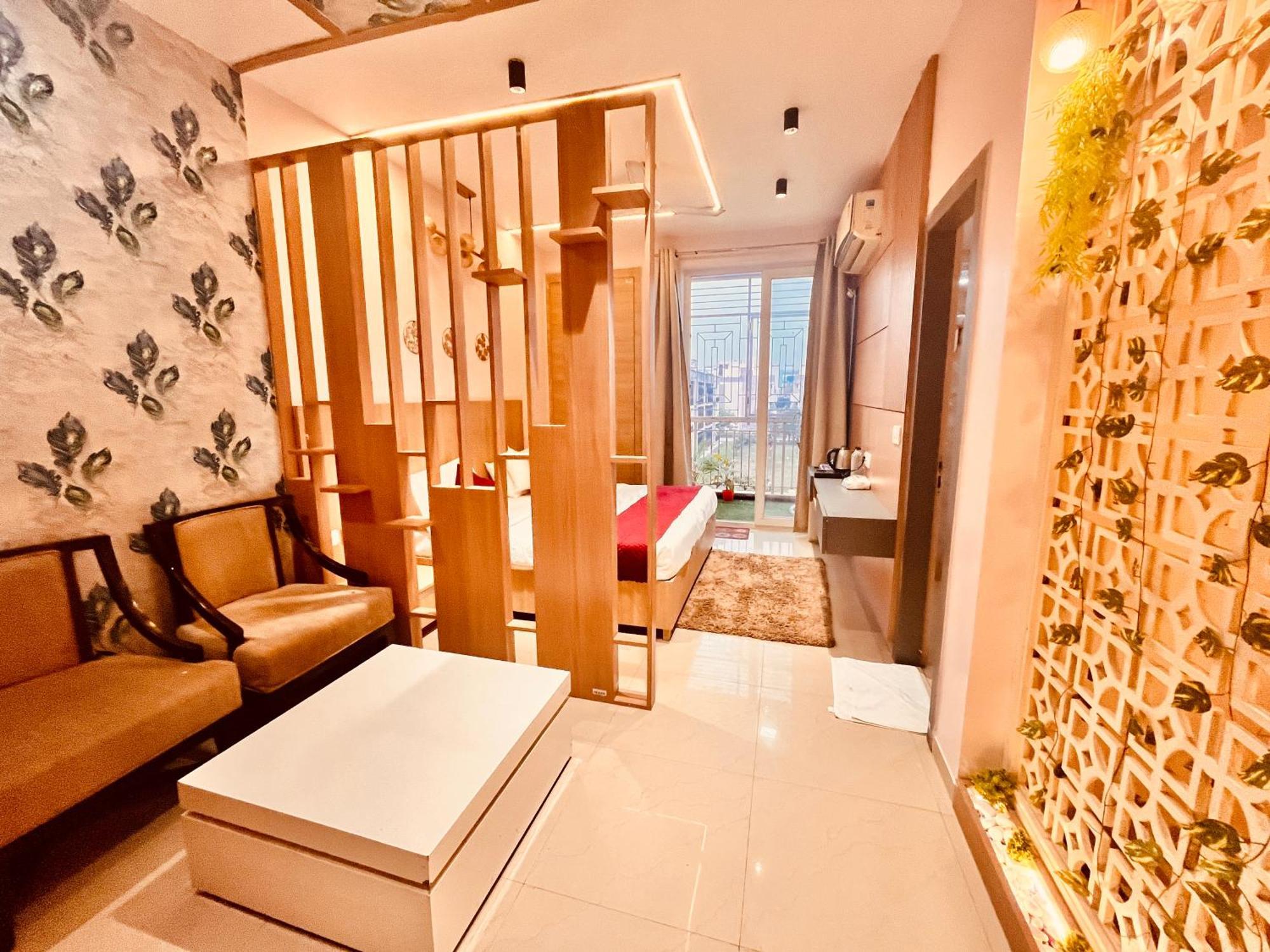 Pearl Grand Boutique Cottage In Omaxe Anandam Vrindavan - #Premium Ac Rooms With Balcony #Big Parking #Lift #Garden #Peaceful Area #Near Prem Mandir #Property Of The Year #Most Awarded Exterior foto