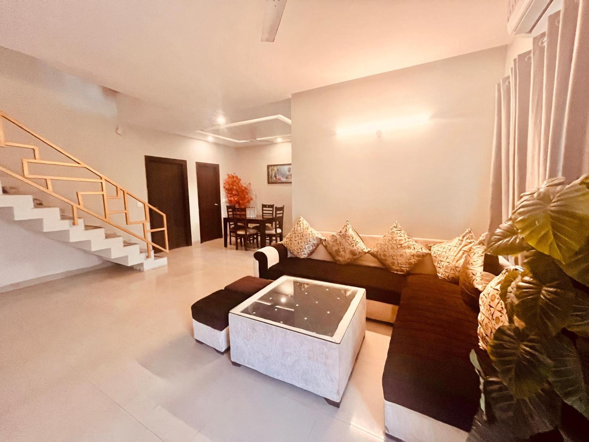 Pearl Grand Boutique Cottage In Omaxe Anandam Vrindavan - #Premium Ac Rooms With Balcony #Big Parking #Lift #Garden #Peaceful Area #Near Prem Mandir #Property Of The Year #Most Awarded Exterior foto