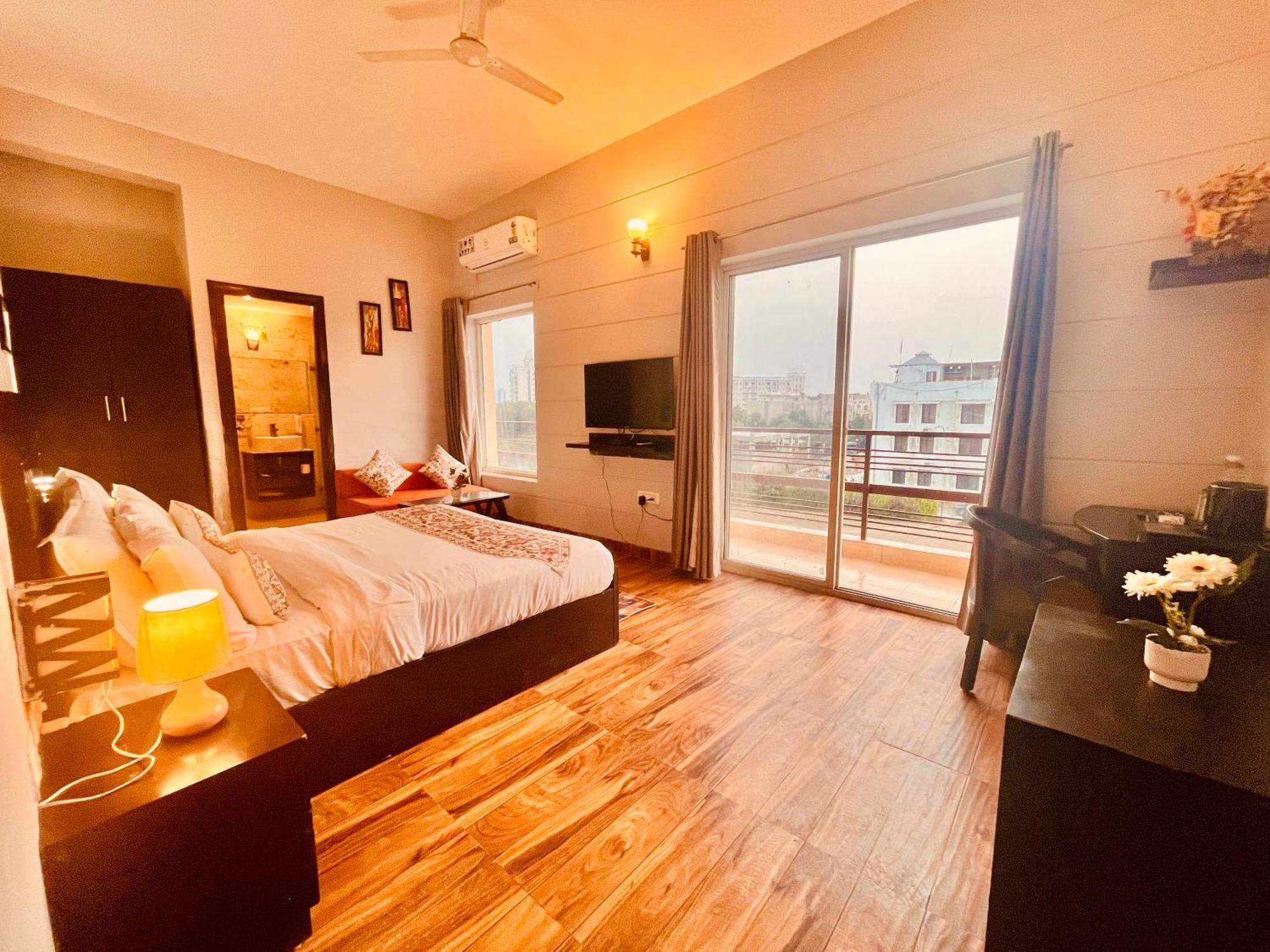 Pearl Grand Boutique Cottage In Omaxe Anandam Vrindavan - #Premium Ac Rooms With Balcony #Big Parking #Lift #Garden #Peaceful Area #Near Prem Mandir #Property Of The Year #Most Awarded Exterior foto