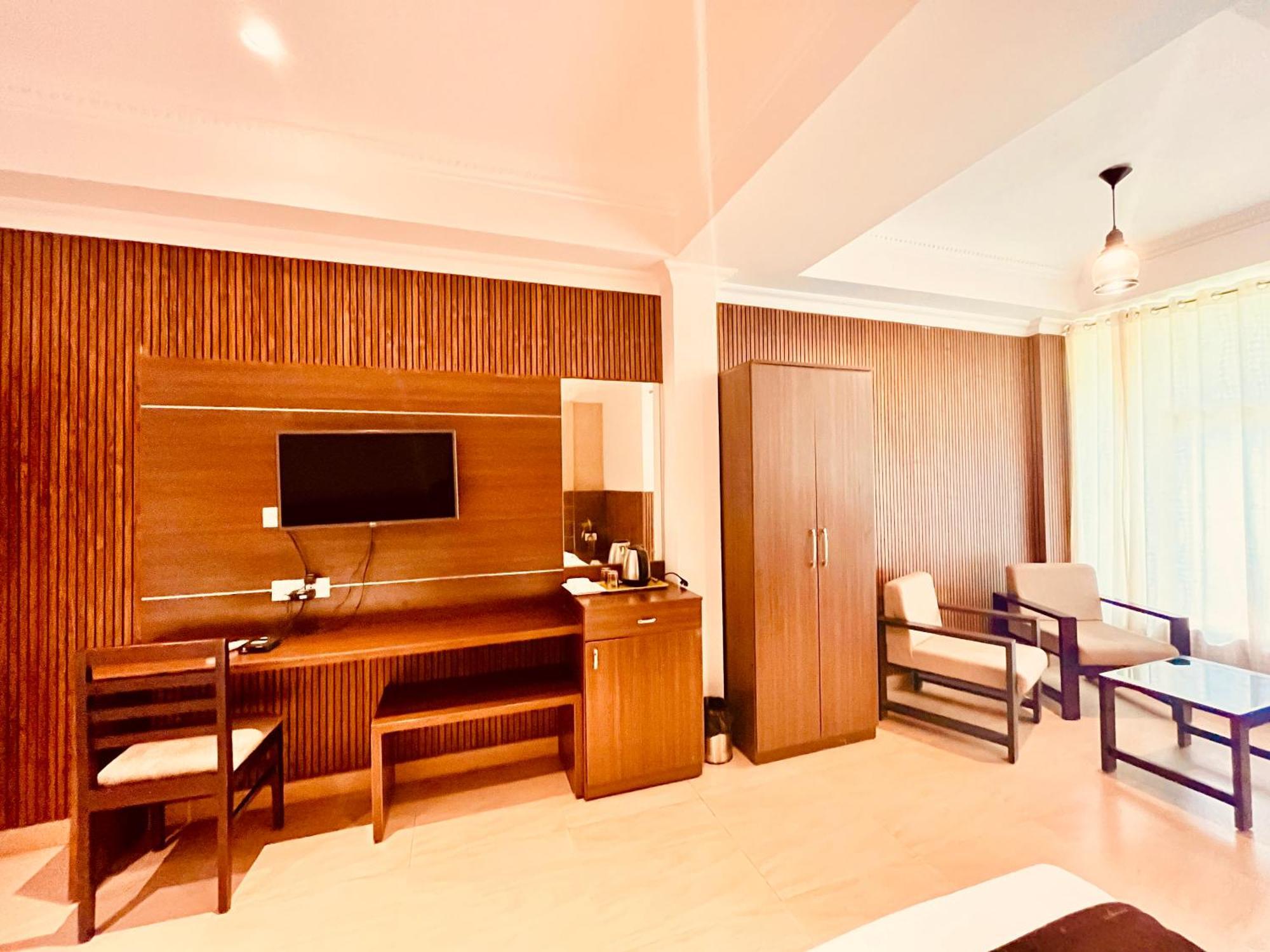 Pearl Grand Boutique Cottage In Omaxe Anandam Vrindavan - #Premium Ac Rooms With Balcony #Big Parking #Lift #Garden #Peaceful Area #Near Prem Mandir #Property Of The Year #Most Awarded Exterior foto