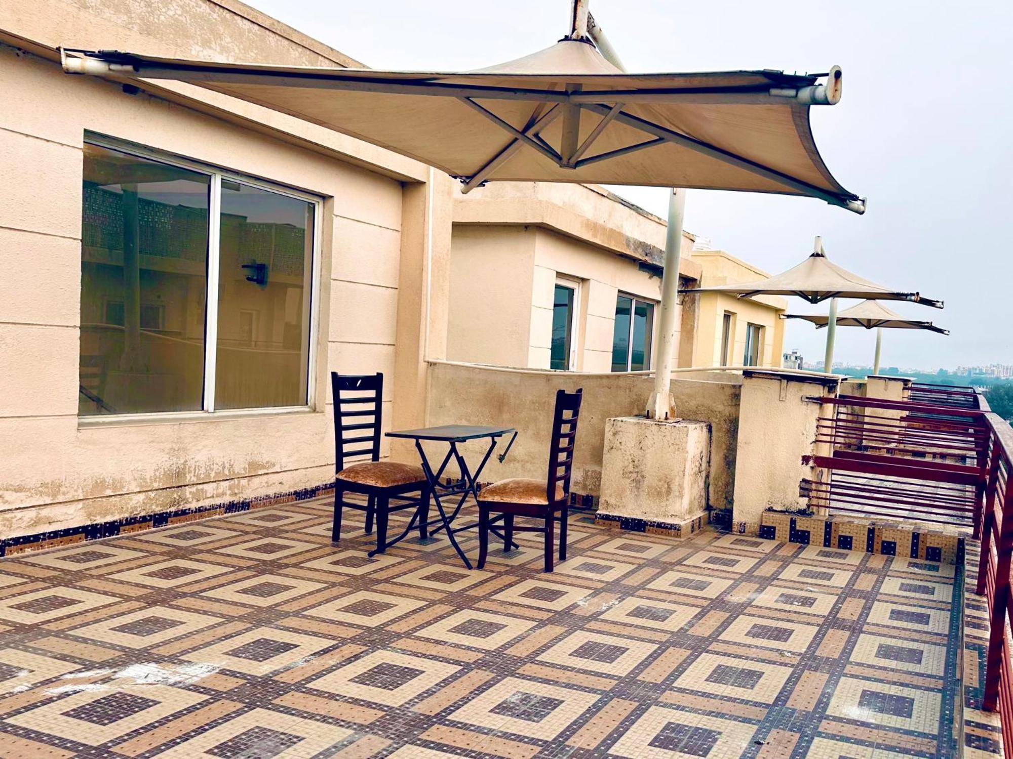 Pearl Grand Boutique Cottage In Omaxe Anandam Vrindavan - #Premium Ac Rooms With Balcony #Big Parking #Lift #Garden #Peaceful Area #Near Prem Mandir #Property Of The Year #Most Awarded Exterior foto